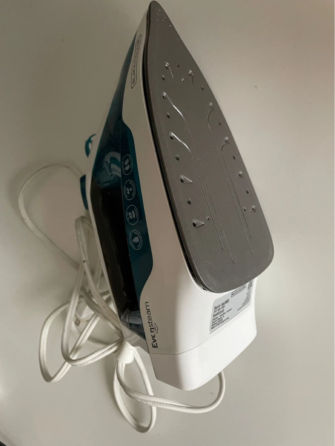 Black+Decker EvenSteam Iron - photo 2