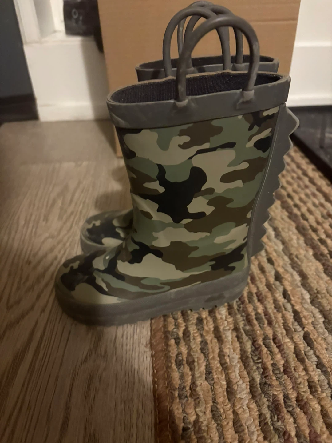 Size 7 Camo Rain Boots