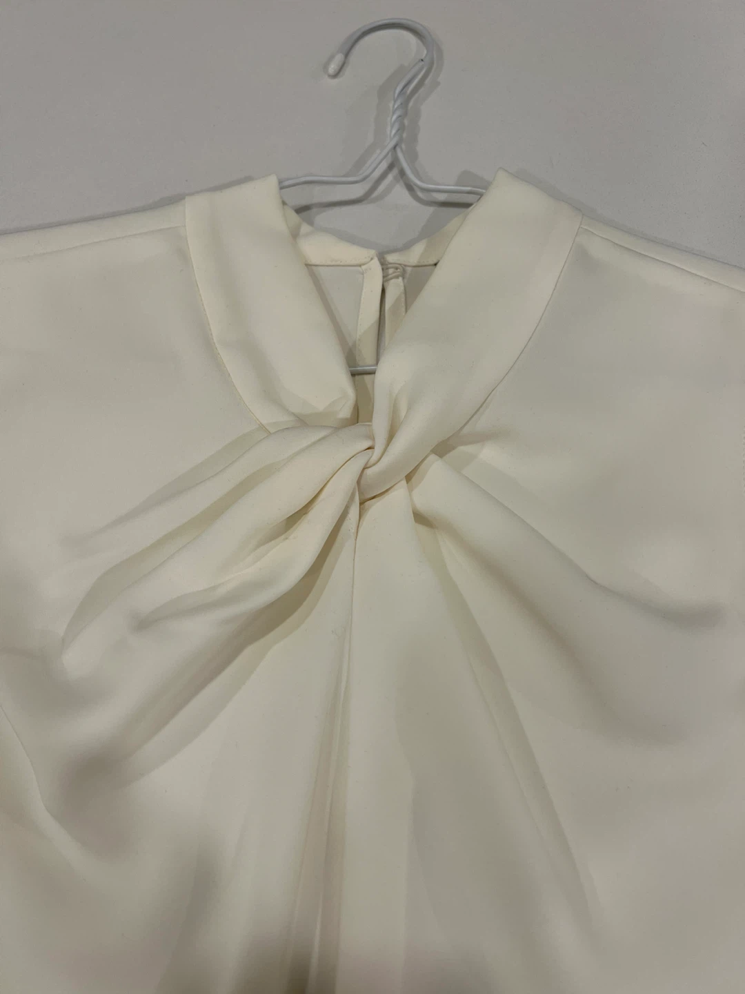 Club Monaco Cream Sleeveless Top - Size S - photo 2