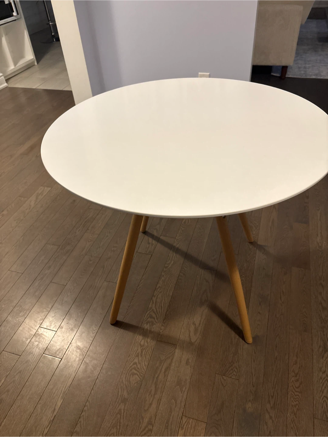 Round White Dining Table
