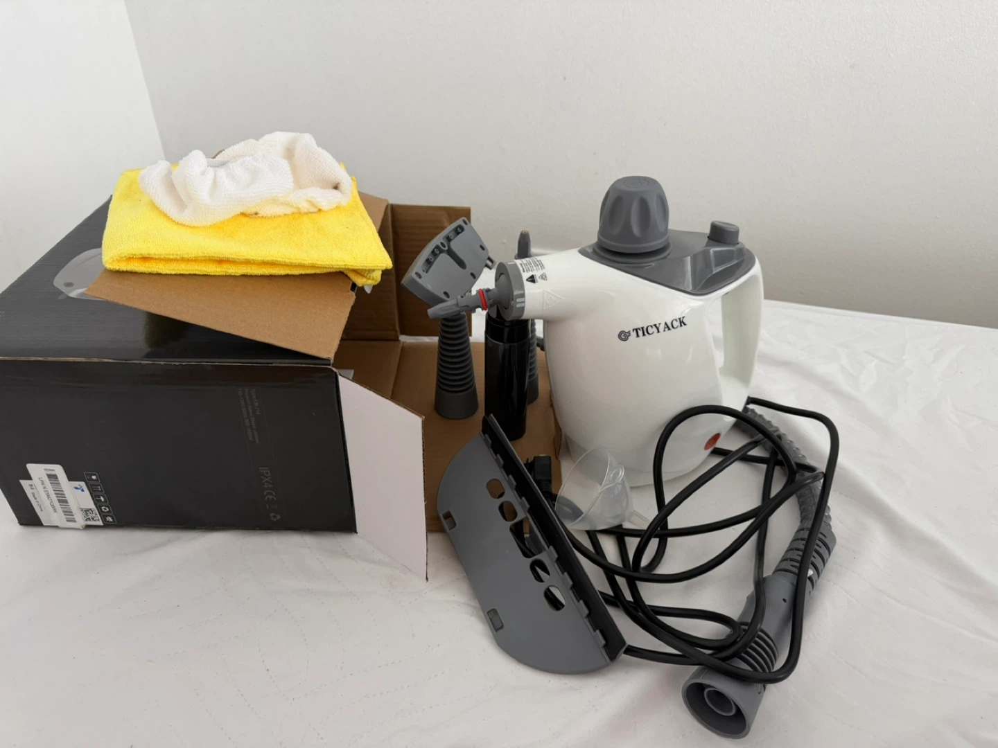 Ticyack Handheld Steam Cleaner EM-316 - Like New! - photo 4