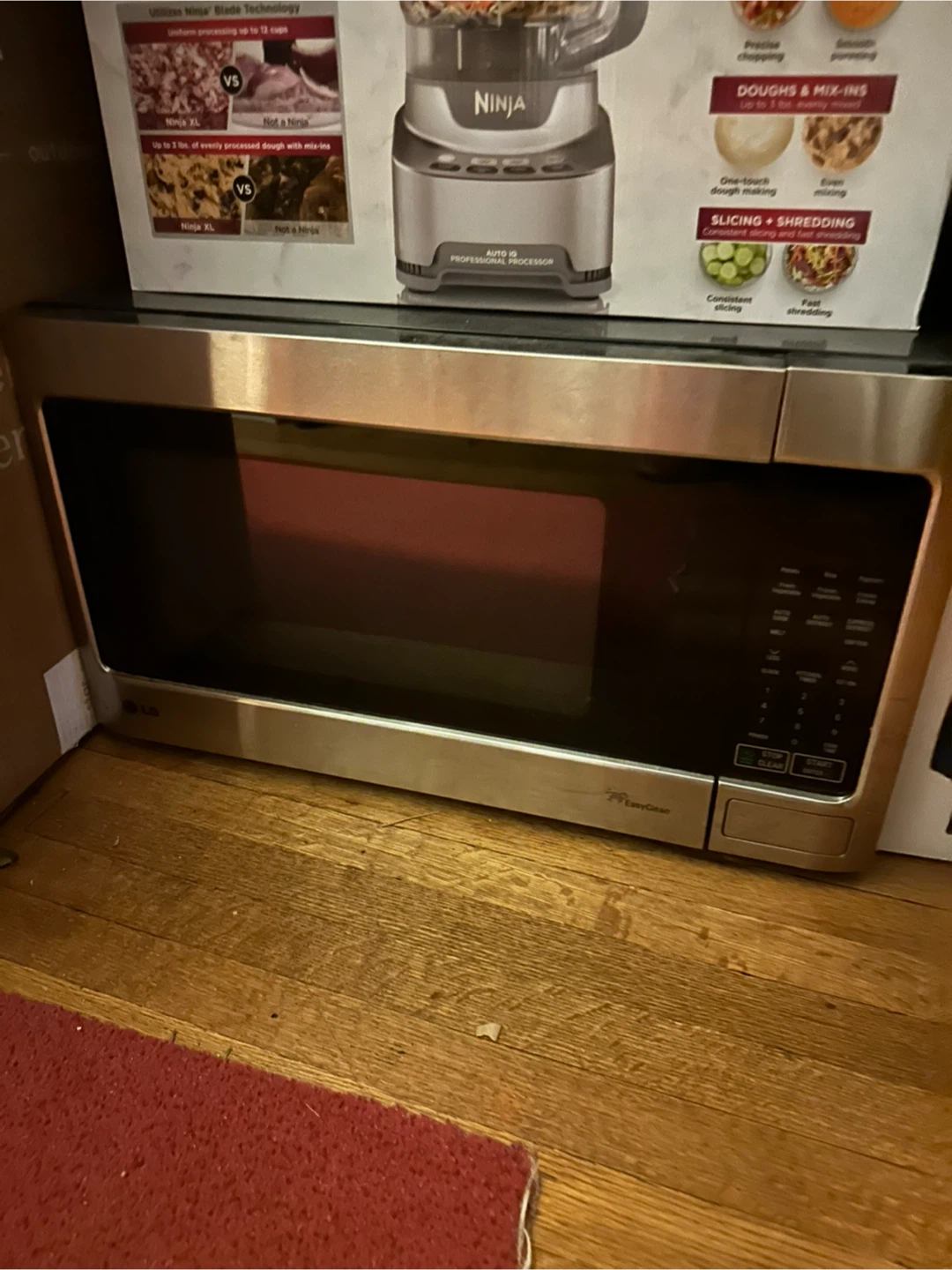 FREE LG EasyClean Microwave Oven READ DESCRIPTION FIRST
