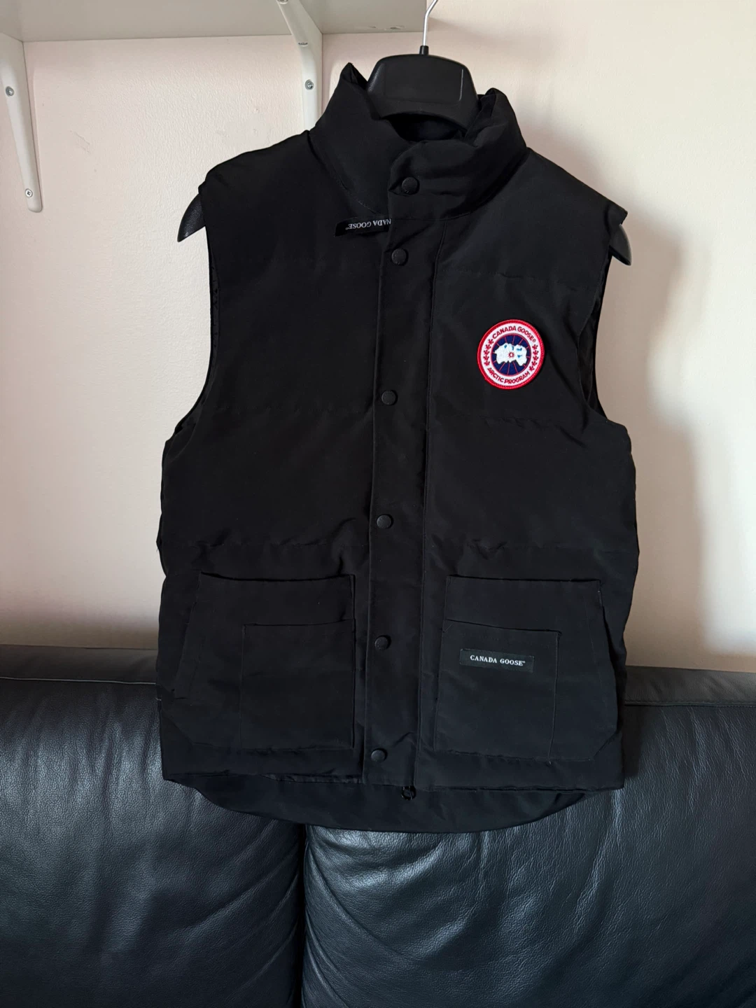 Canada Goose Black Vest - photo 2