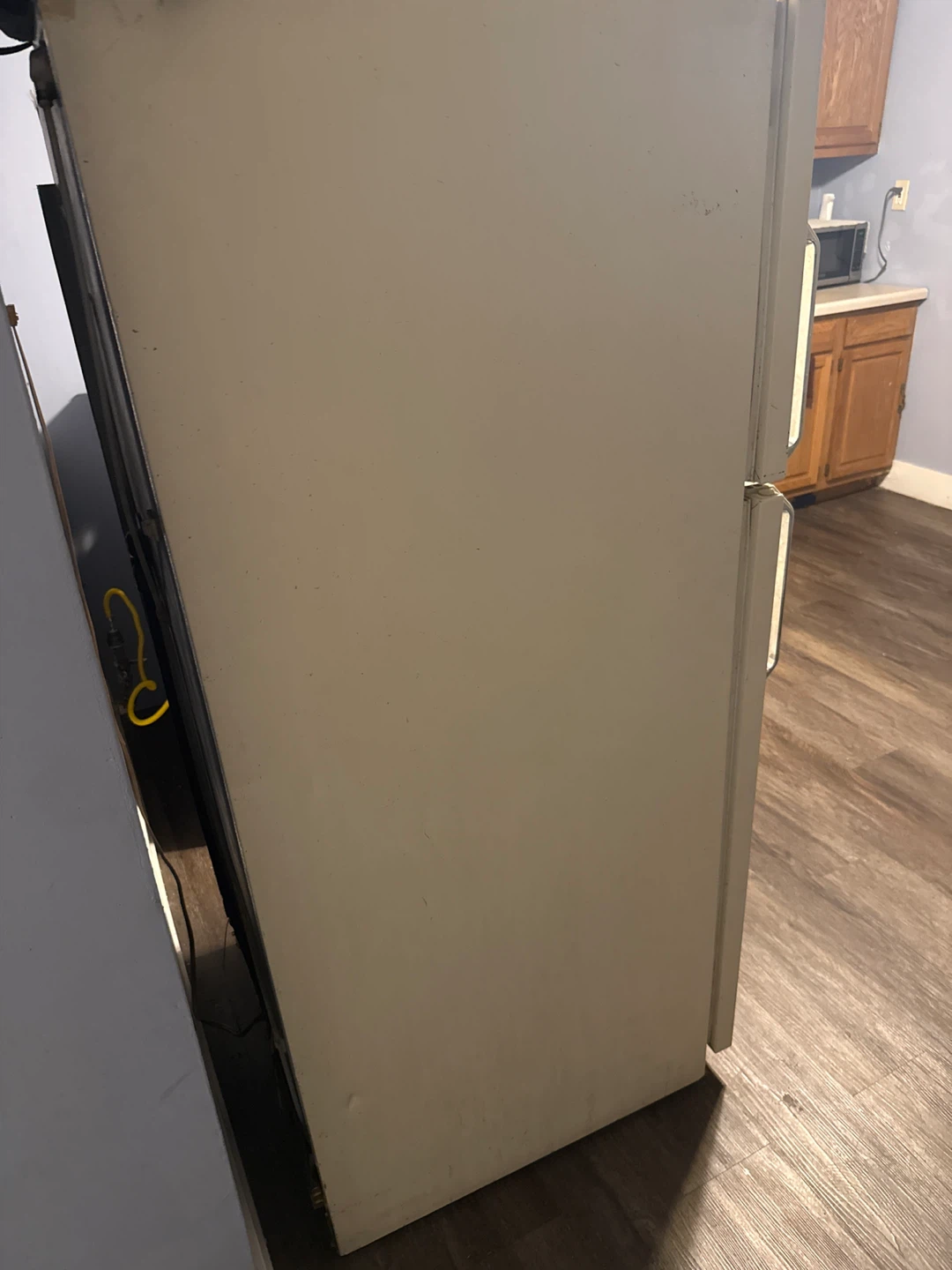 Used Refrigerator - Top Freezer - photo 3