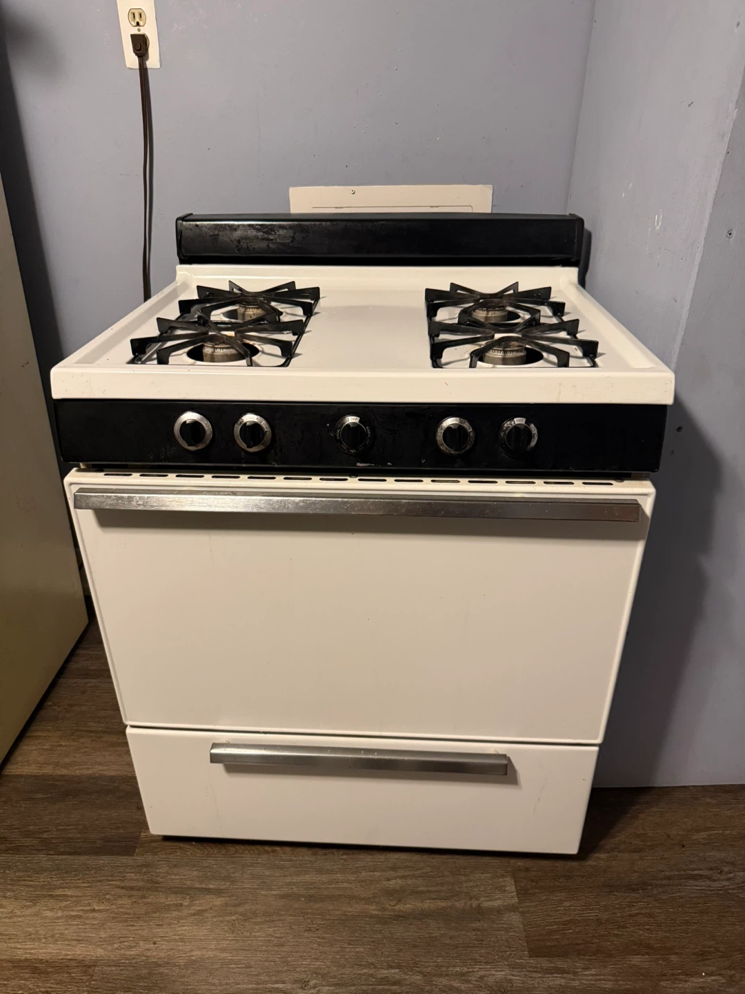 White Gas Range Stove - photo 2