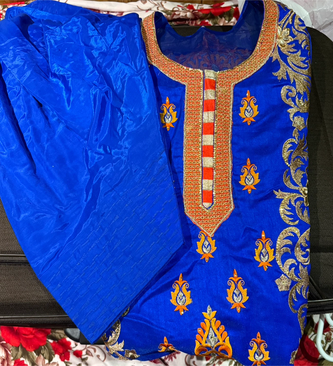 Blue Embroidered Salwar Kameez (M) - photo 4