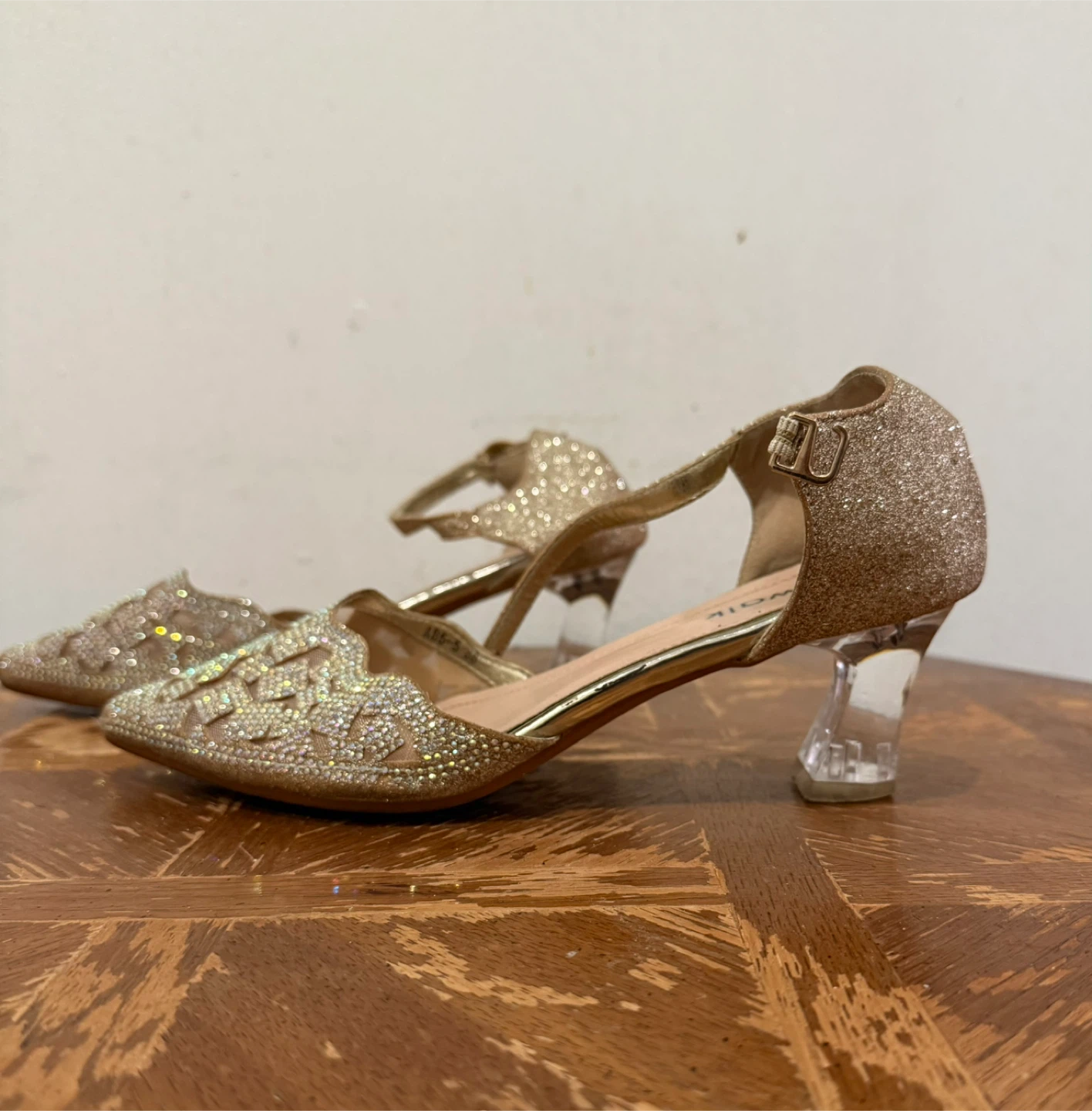Icewalk Gold Glitter Heels - Size 8 - photo 3