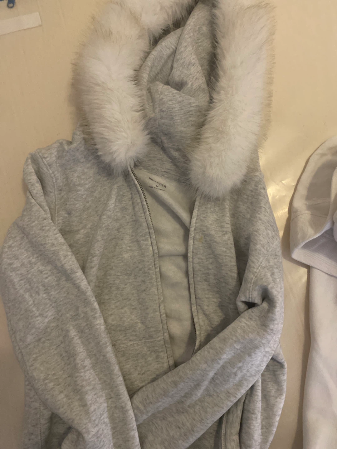 Holister fur zip up sets - photo 5