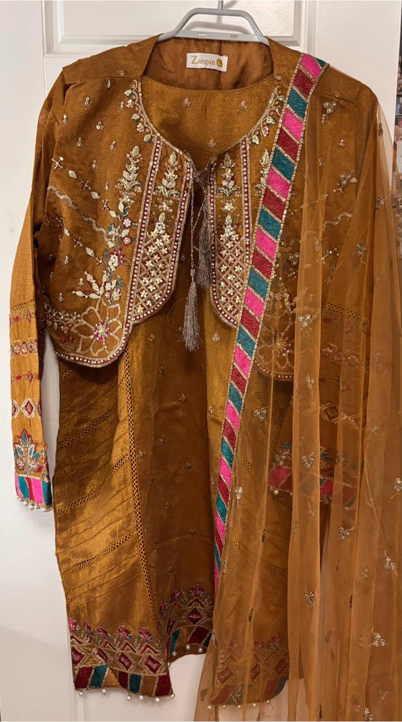 Zarqun Salwar Kameez Suit - Elegant Outfit