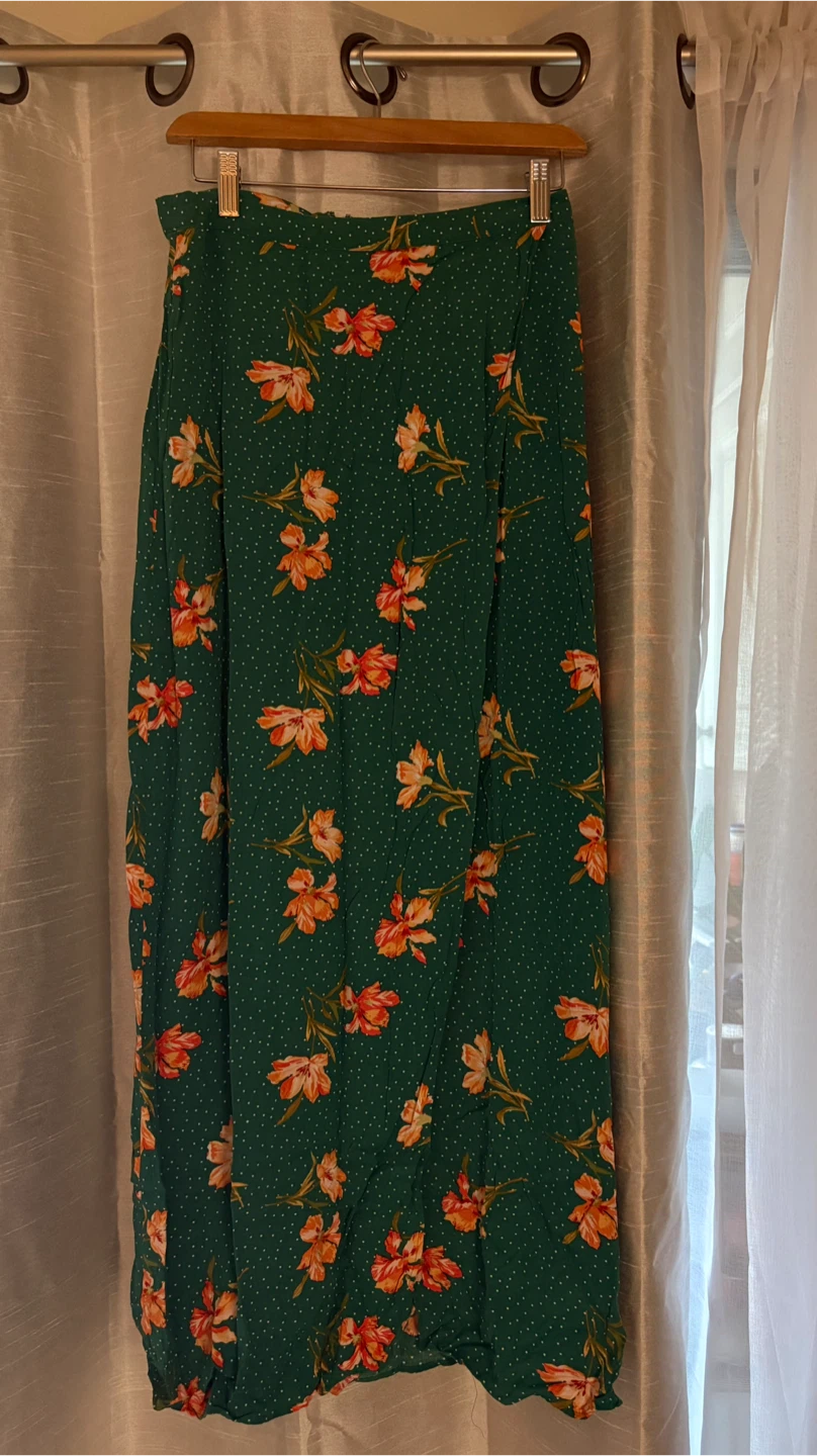 Forever 21 Floral Skirt - Size M