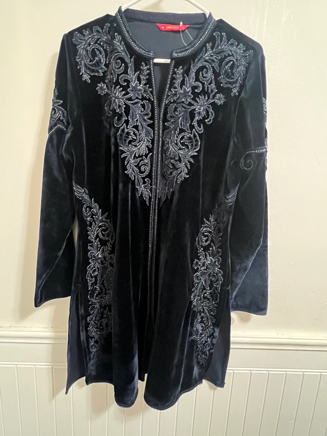 Lakhita Velvet Embroidered Tunic 1X - photo 2