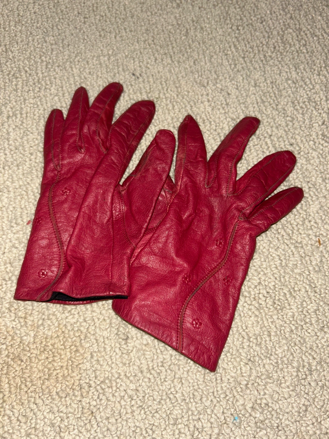 CHARITY Red Leather Gloves