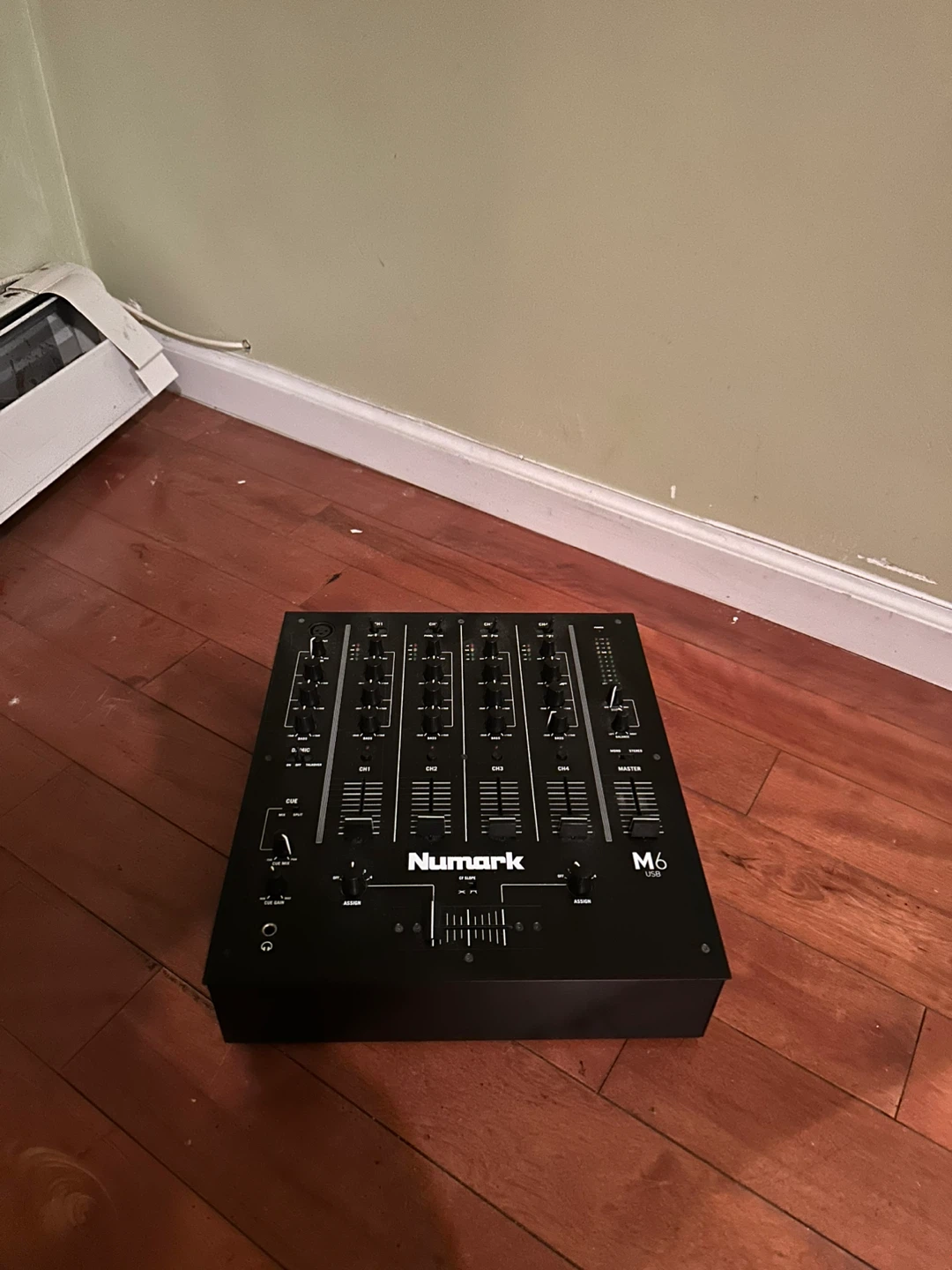 Numark M6 USB 4-Channel DJ Mixer