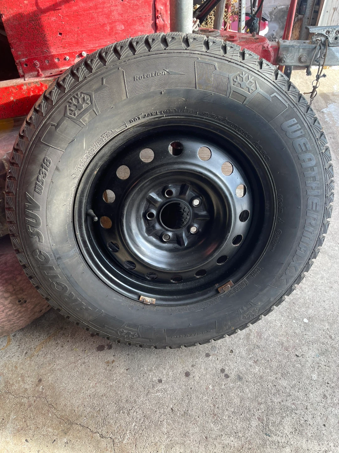 WeatherMaster Arctic SUV 235/70R16 Winter Tires
