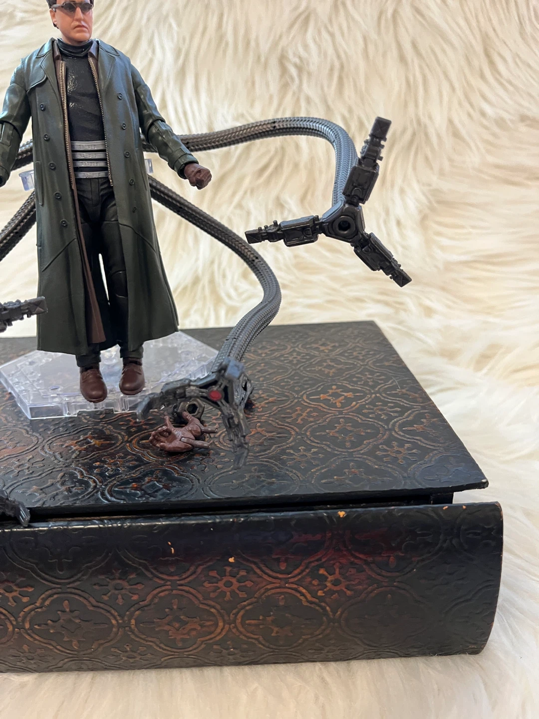 Marvel Legends Doctor Octopus Action Figure - photo 4