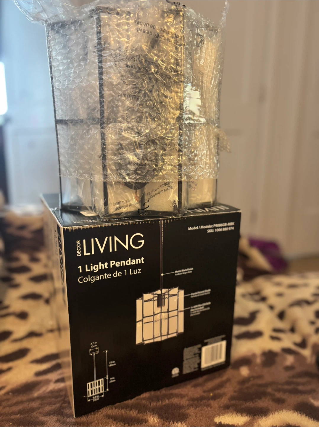 Decor Living 1 Light Pendant - New in Box! - photo 3