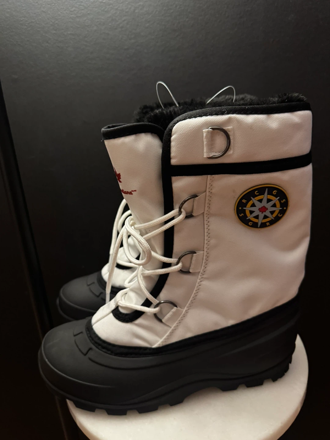 New Canada Snow boots - Size 7,8&9 - photo 5