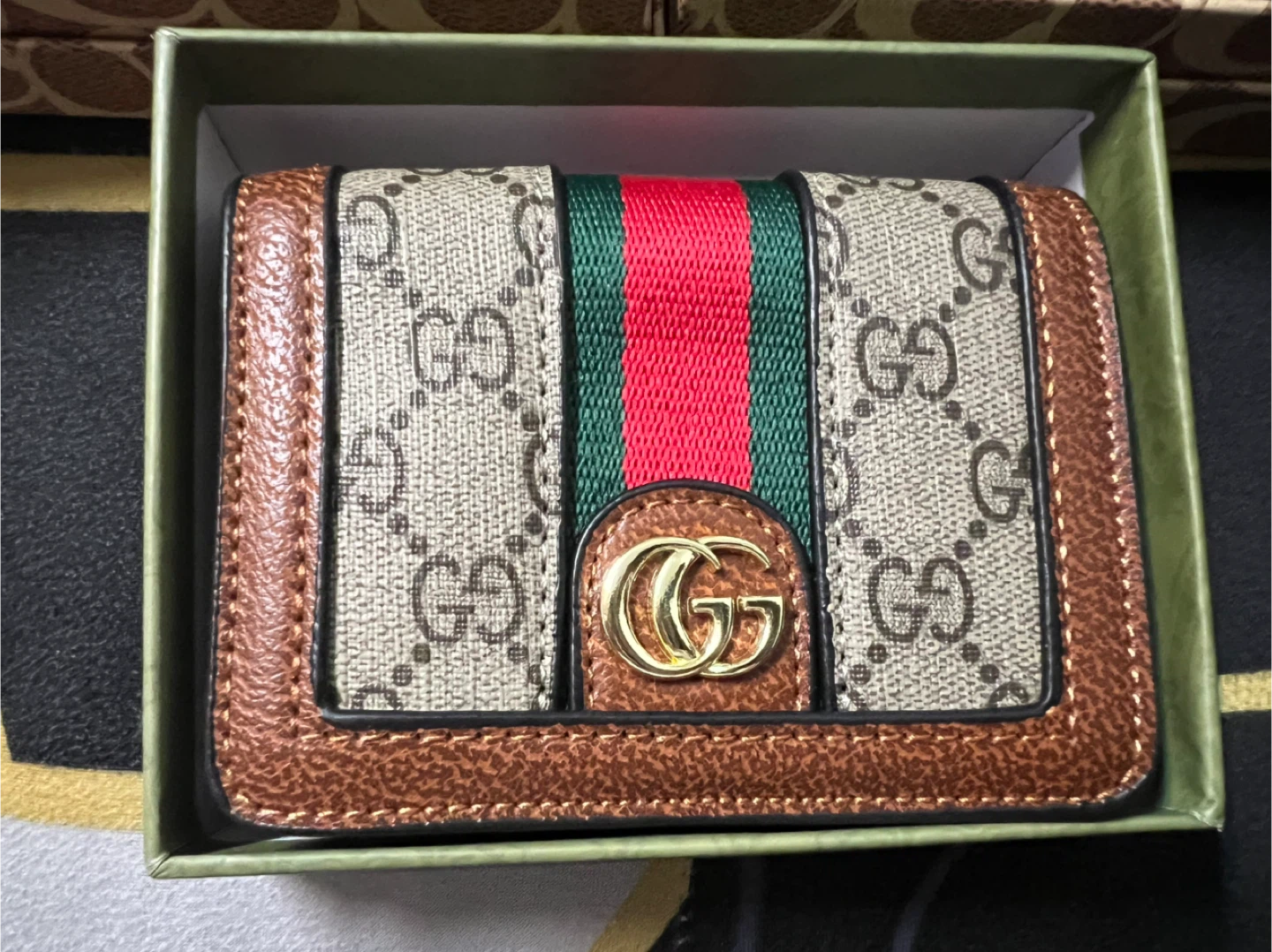 Coach & Gucci Wallets in Chain - Pink, Lilac, Brown - photo 4