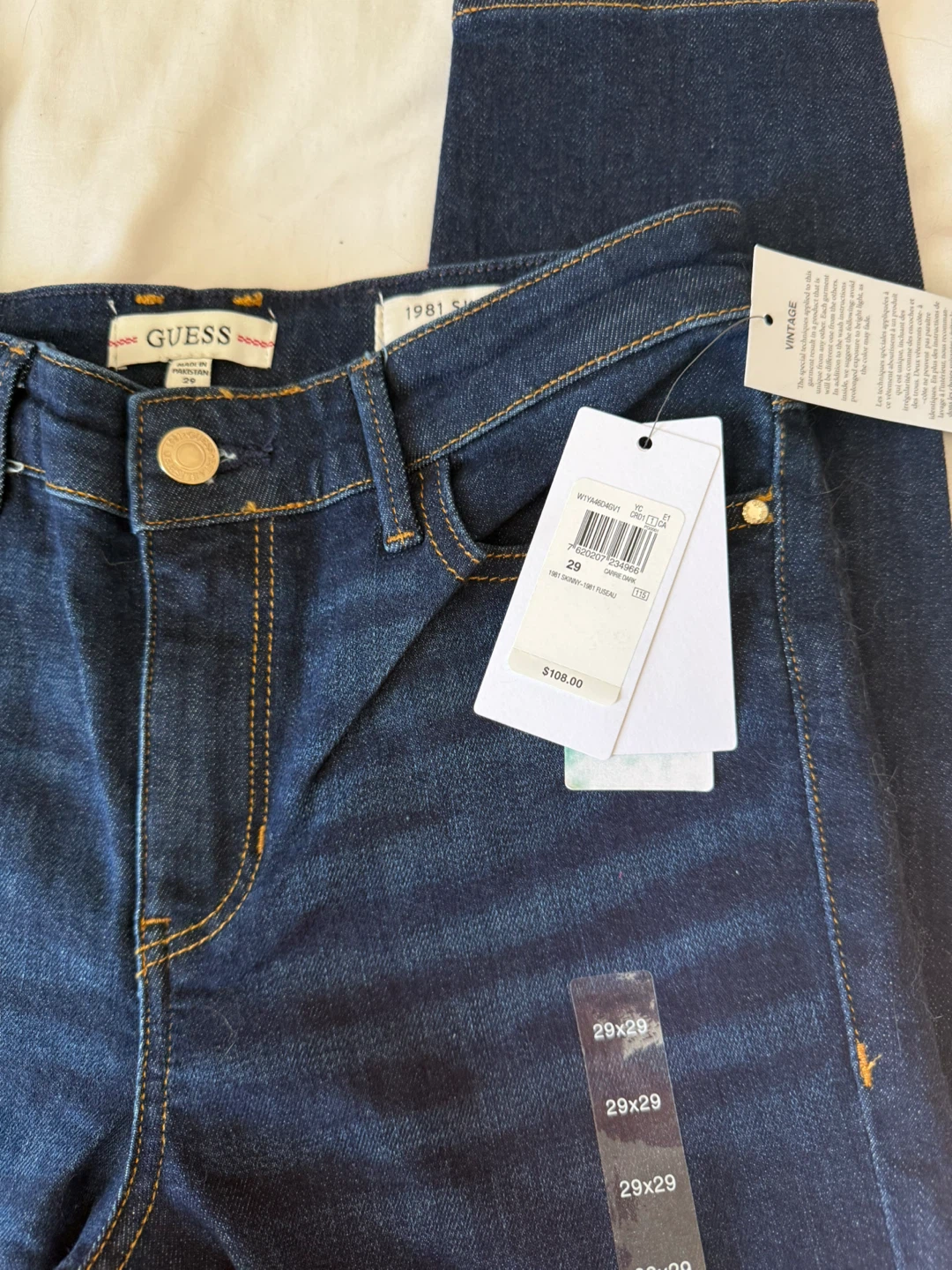 **Brand New** Guess 1981 Skinny Jeans - Size 29 - photo 2