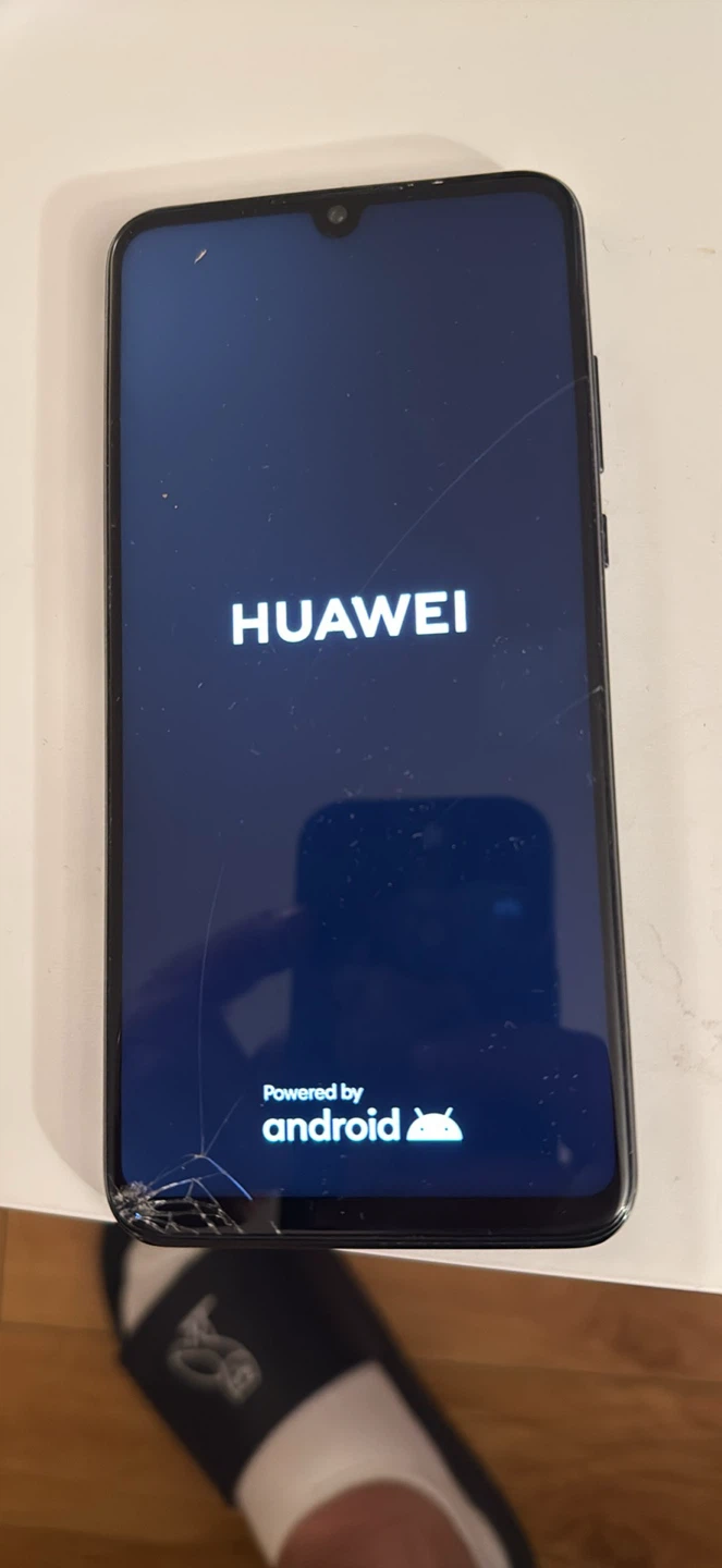 Huawei P30 Lite - Cracked Screen