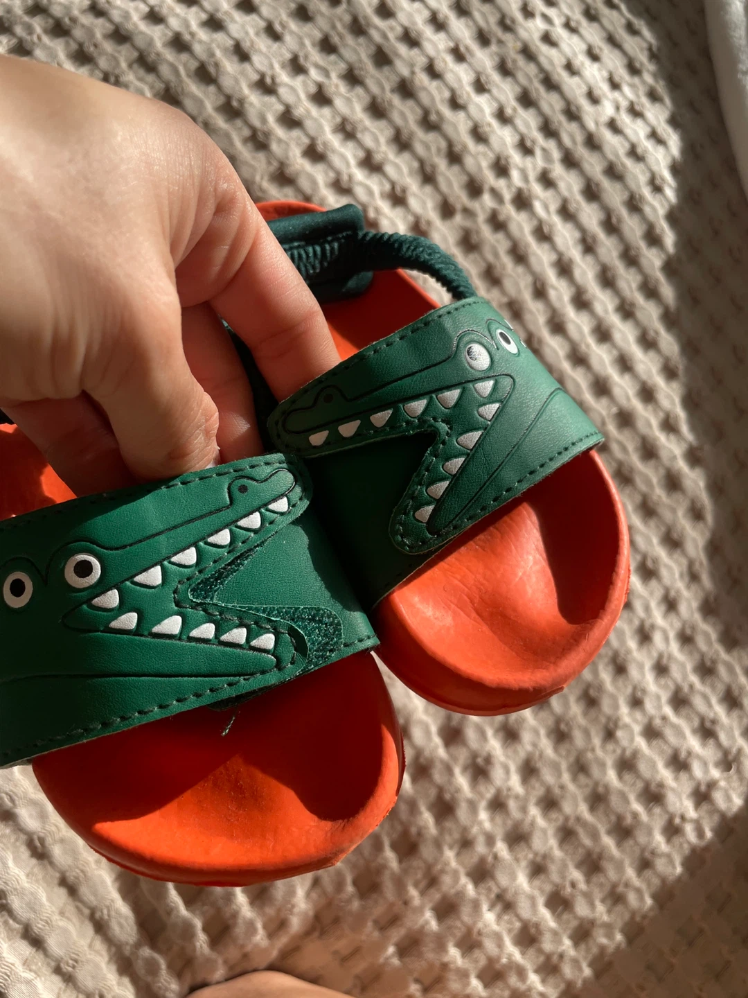 Cute Alligator Toddler Sandals - Size 6 - photo 3