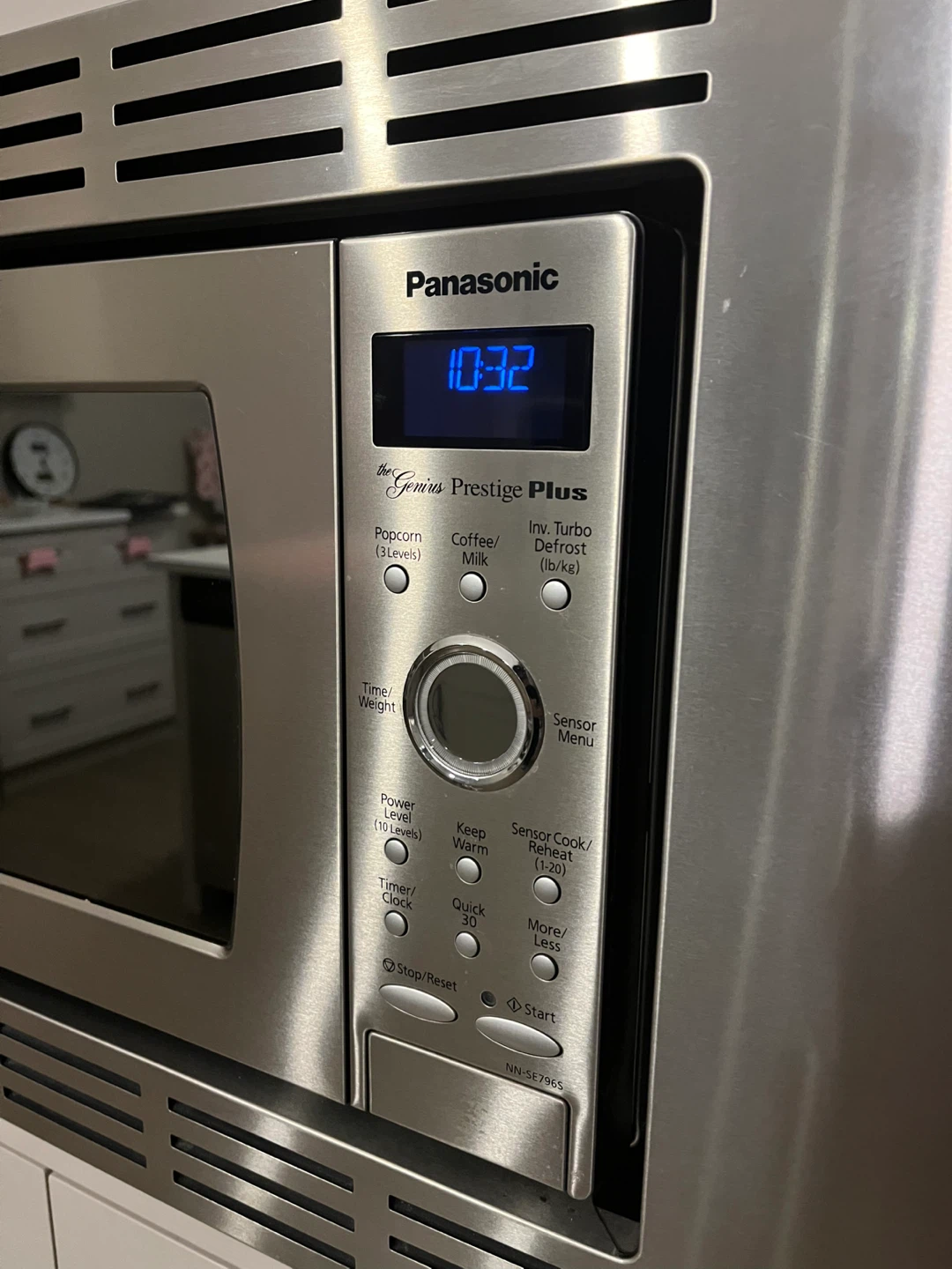 Panasonic Genius Prestige Plus Microwave - photo 2