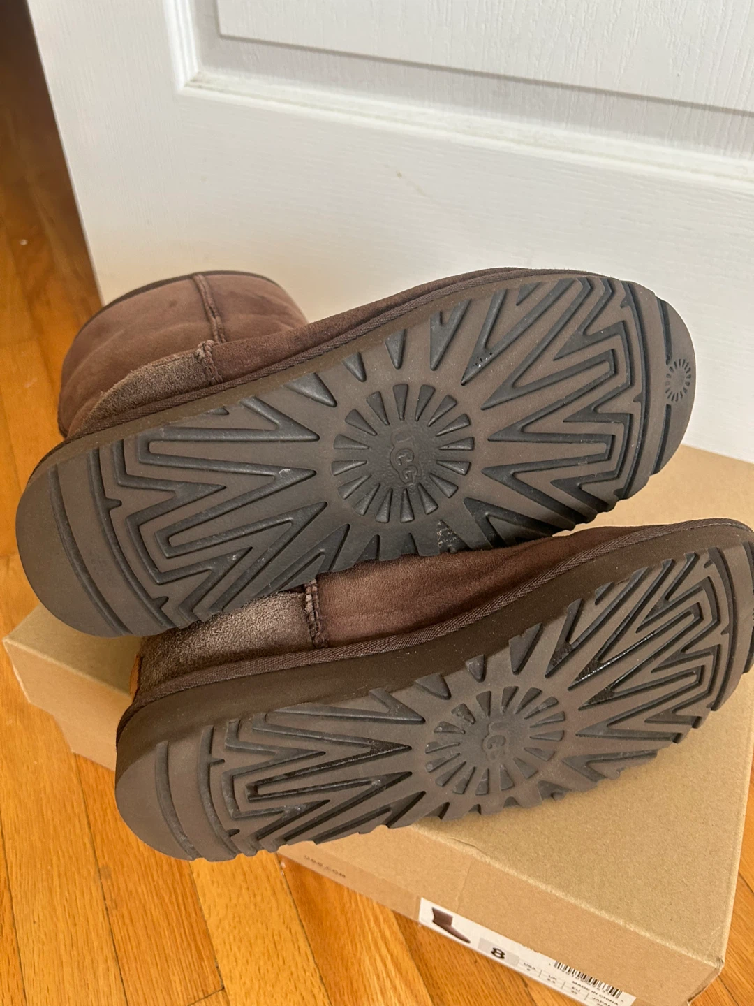 UGG Classic Short II Boots - Size 8 - photo 4
