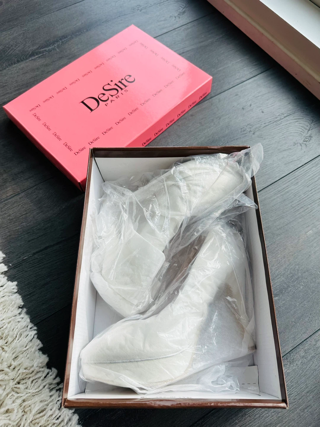 New White Sparkly Heels w/ Bows - photo 4