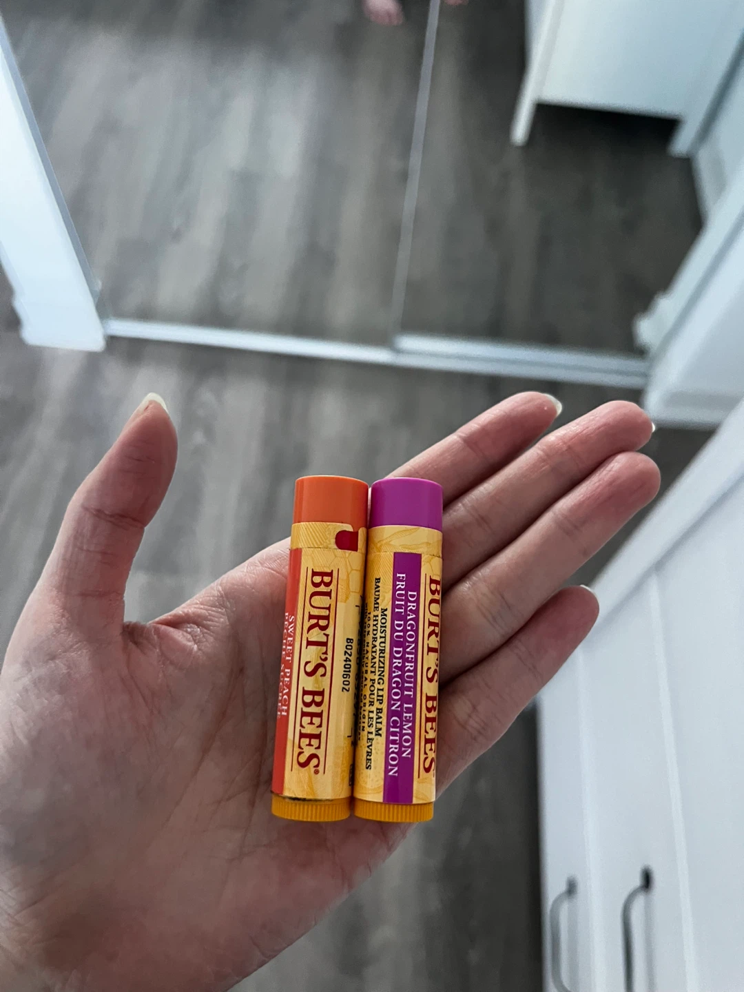 Burt's Bees Lip Balm - Dragonfruit Lemon & Sweet Peach