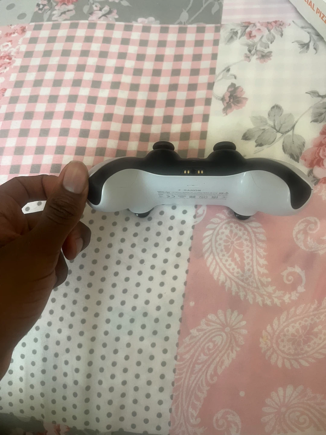 Sony PlayStation 5 DualSense Wireless Controller - White - photo 3