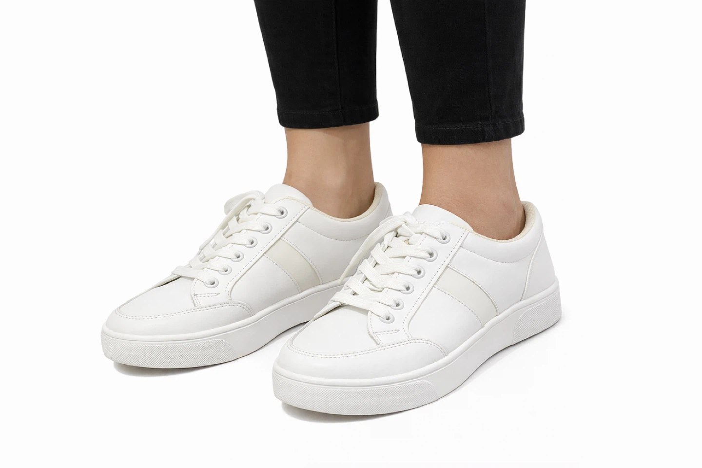 White Sneakers - Size 7