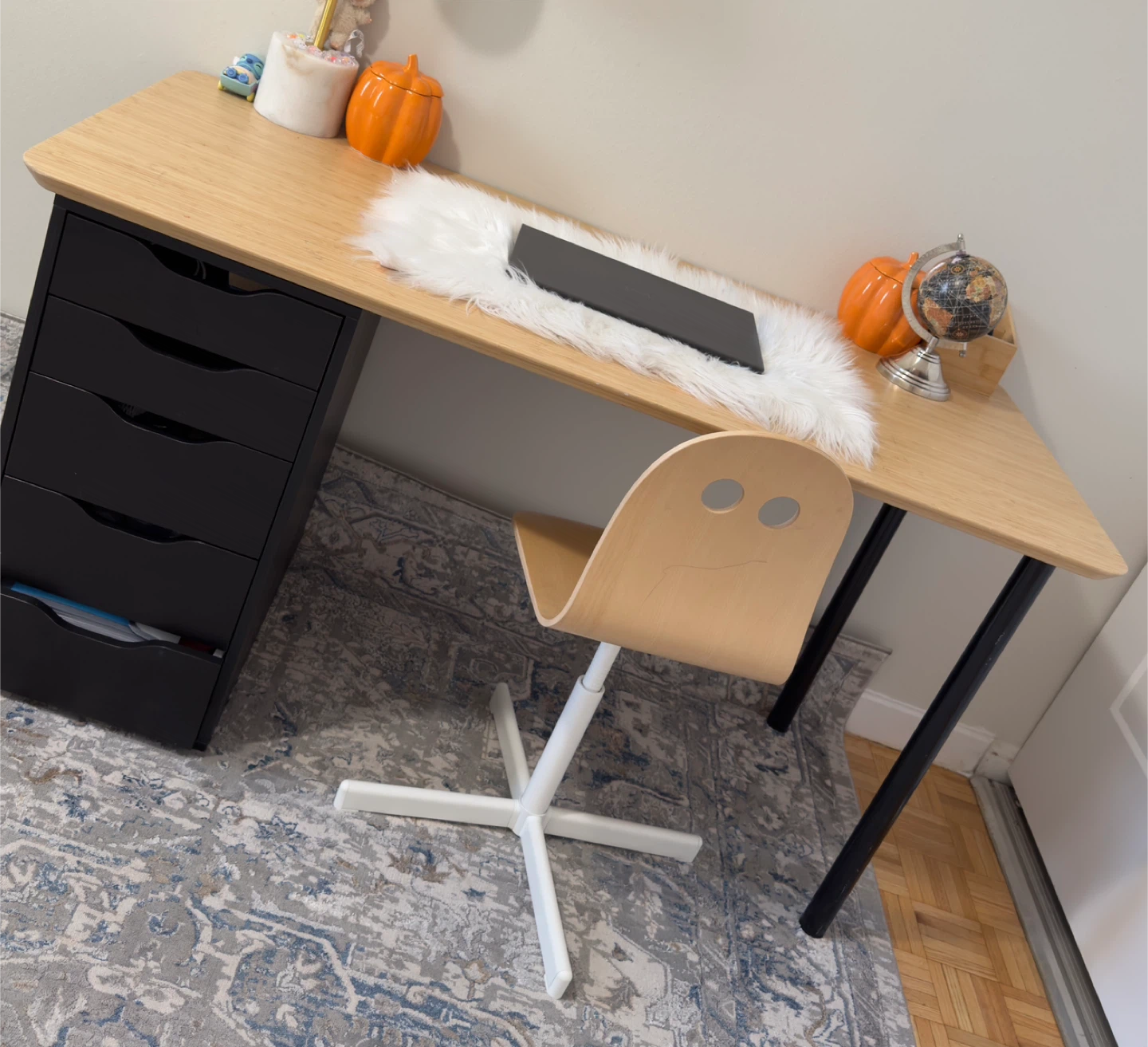 Kids Desk and Chair Set - photo 2