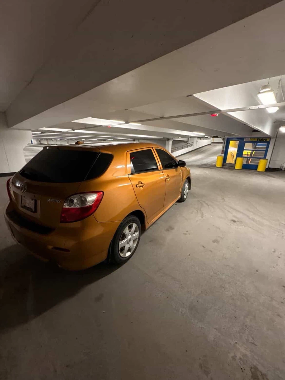 Toyota Matrix - Gold - photo 2