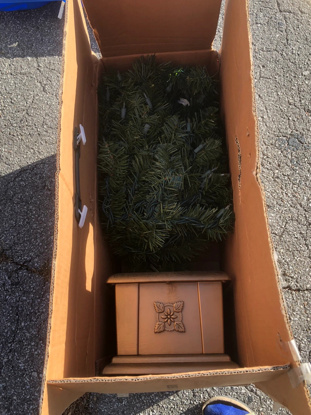 Artificial Christmas tree  56 inch tall. - photo 5