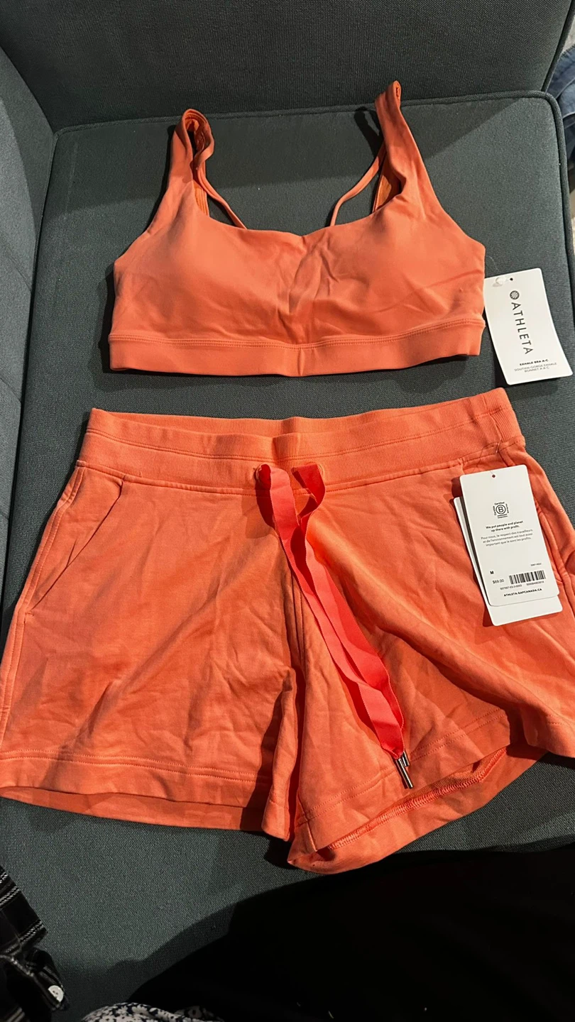 New Athleta Set: Bra & Shorts - Size M