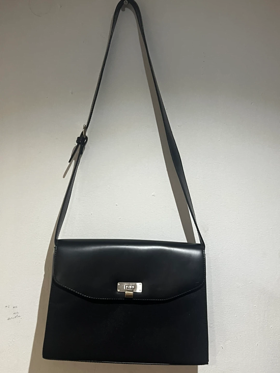 Jade Duck Black Shoulder Bag