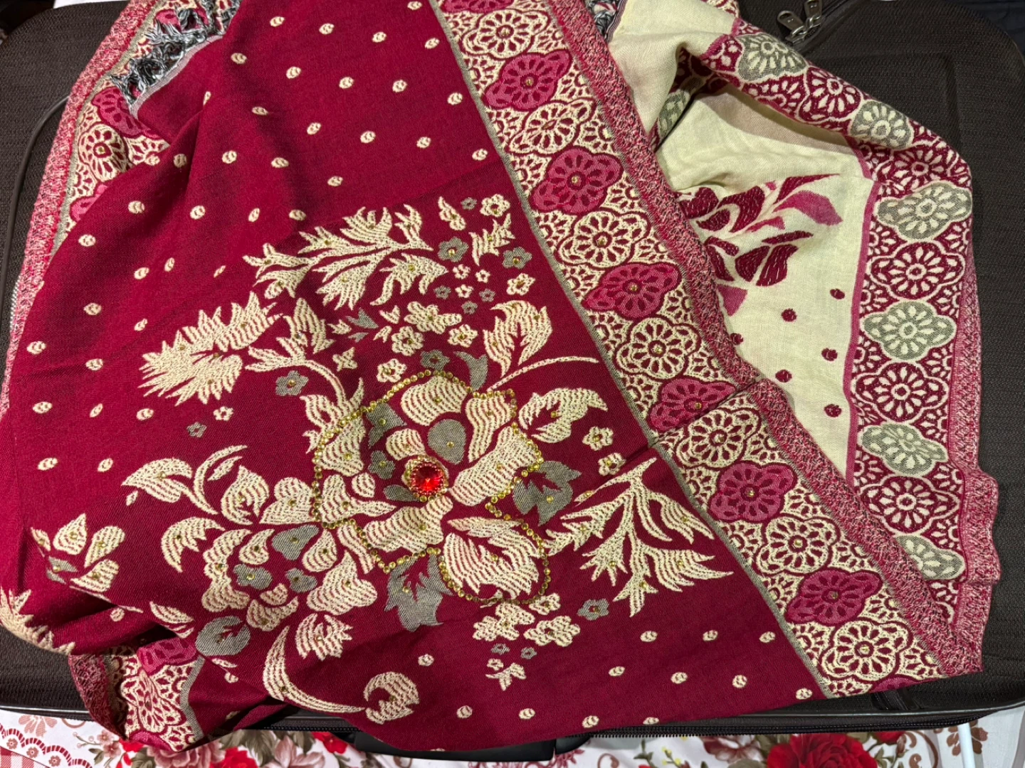 Red Floral Embroidered Shawl - photo 3