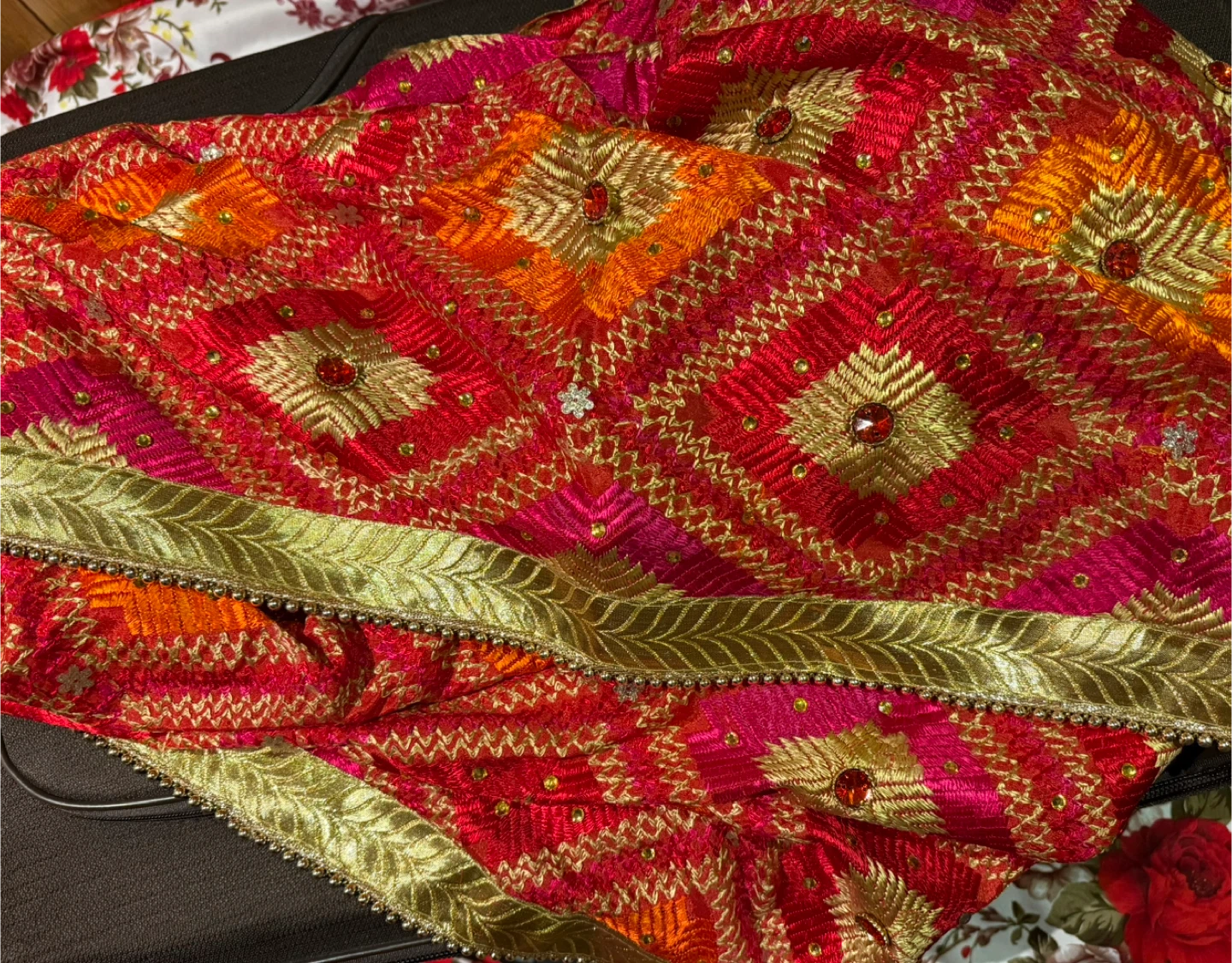 Heavy Embroidered Dupatta - Full length Phulkari - photo 3