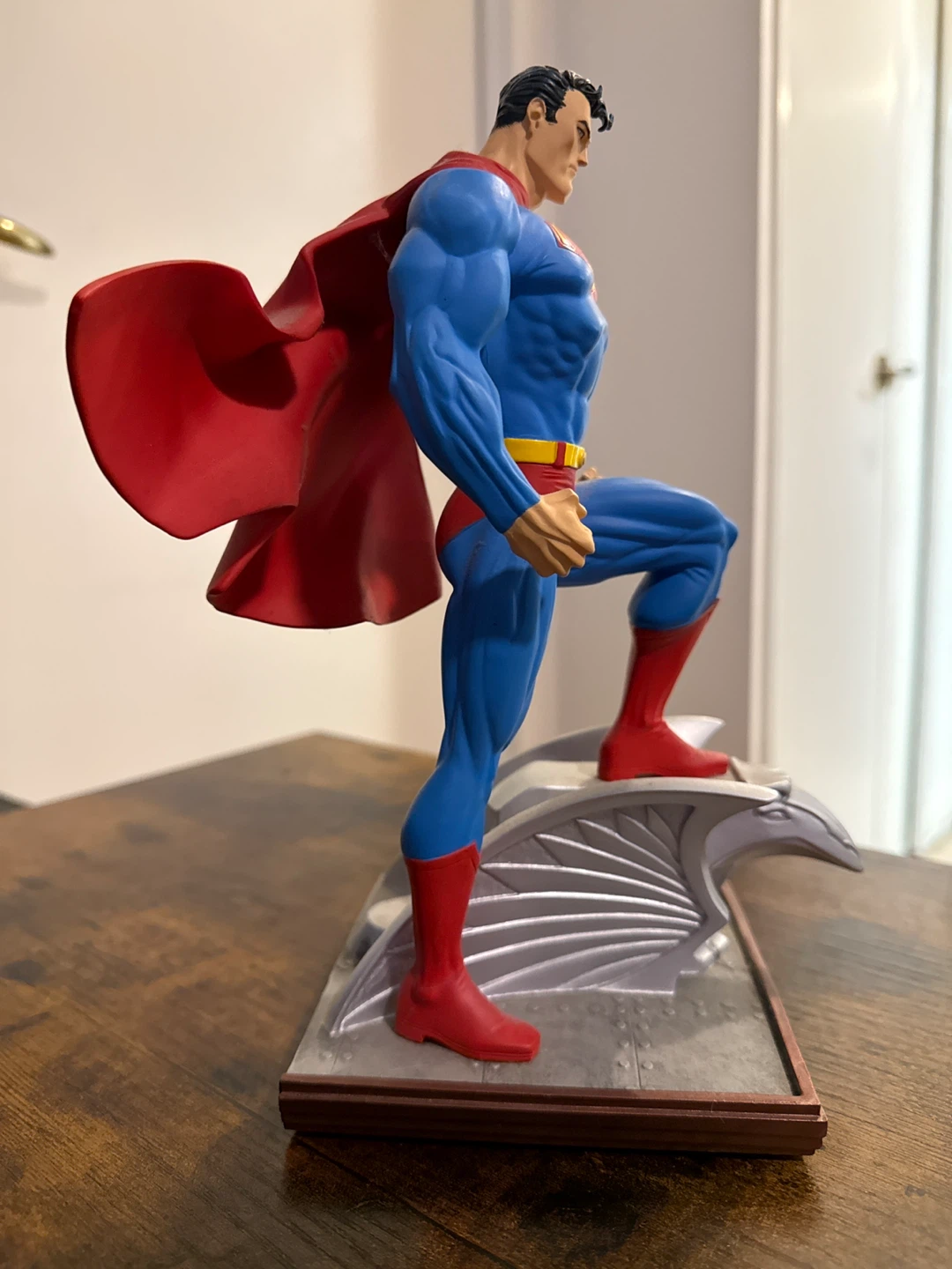 Superman Statue DC Direct 2004 - photo 2