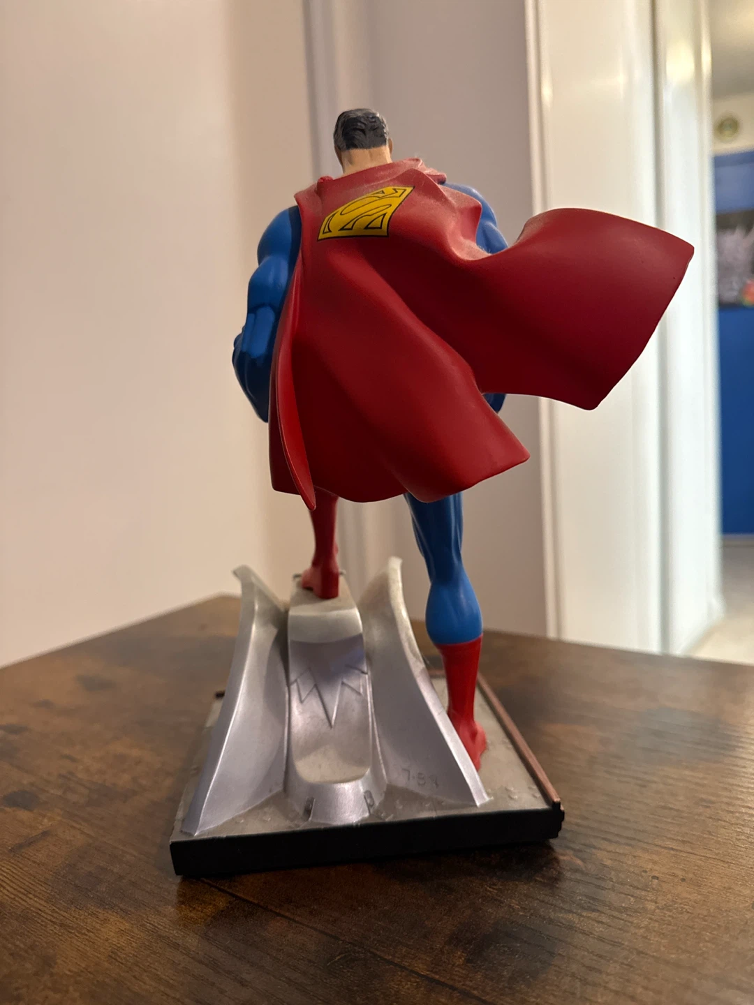 Superman Statue DC Direct 2004 - photo 3
