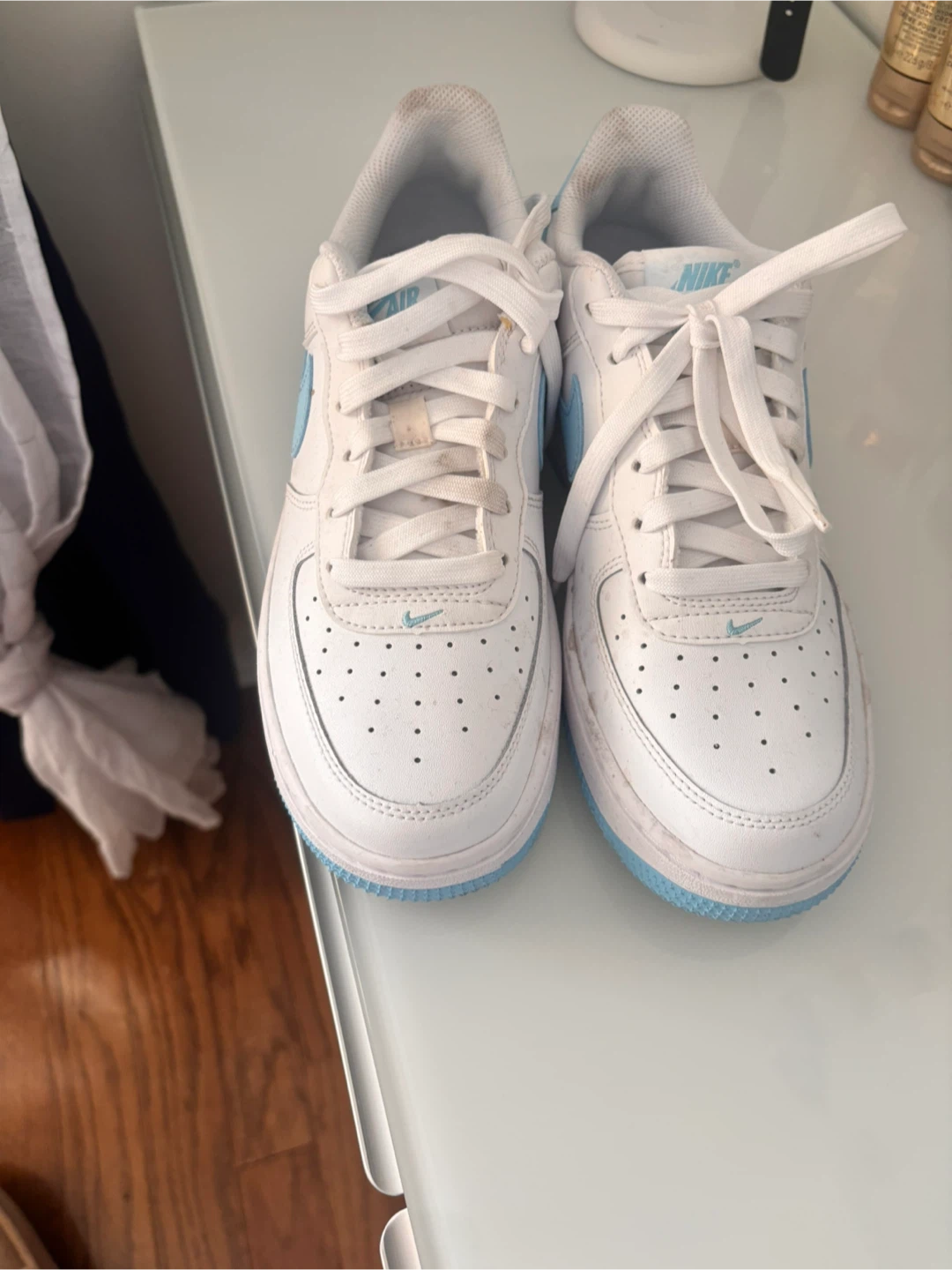 Nike Air Force 1 Sneakers - White & Blue