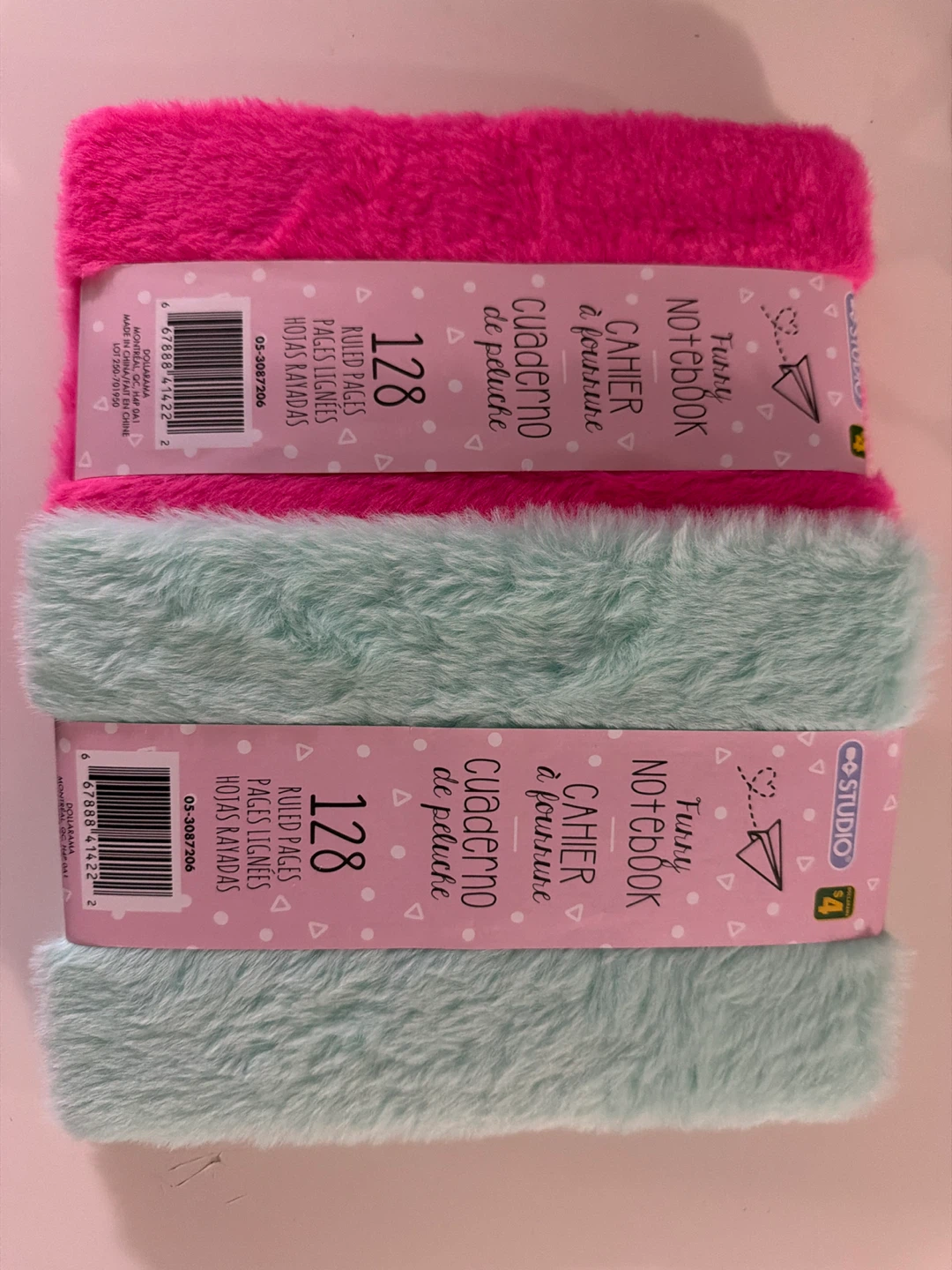 Studio $4 Furry Notebook 🏆 - photo 4