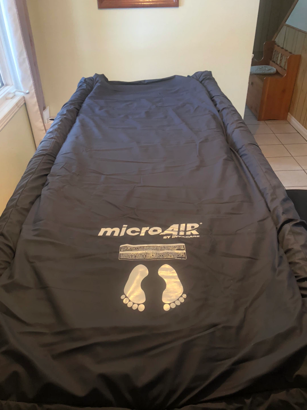 Invacare microAIR MA900 Low Air Loss mattress and Pump