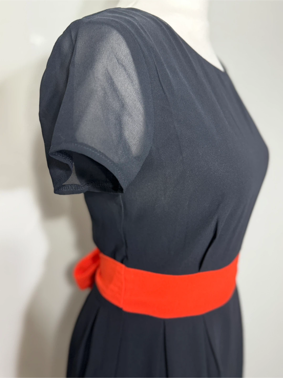 Black Dress with Red Tie - photo 4