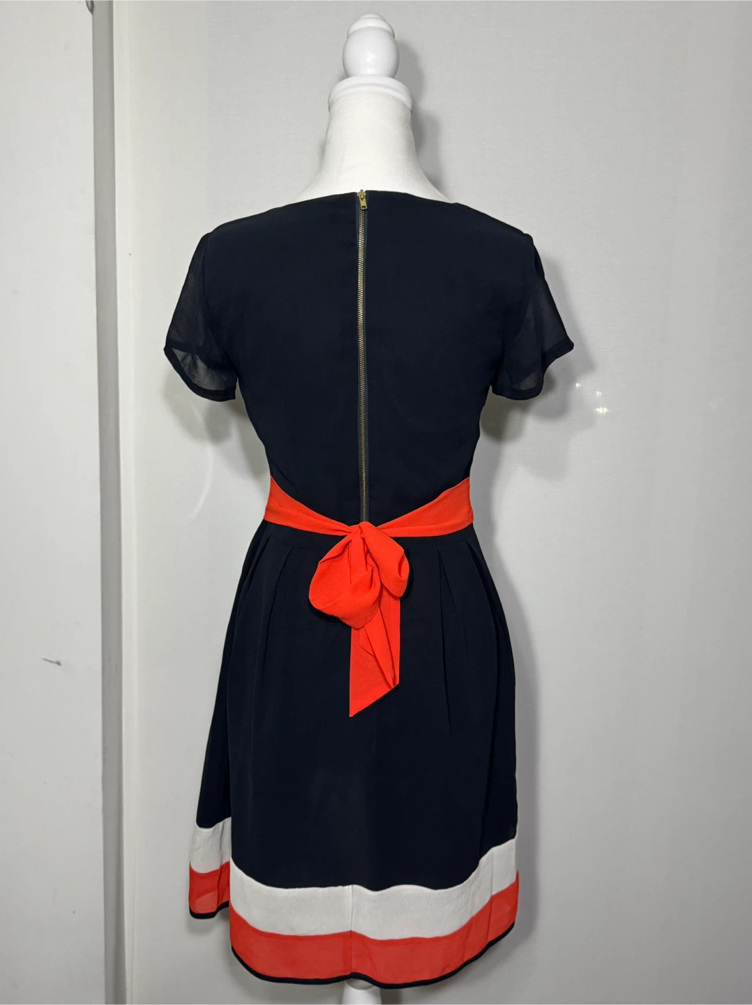 Black Dress with Red Tie - photo 5