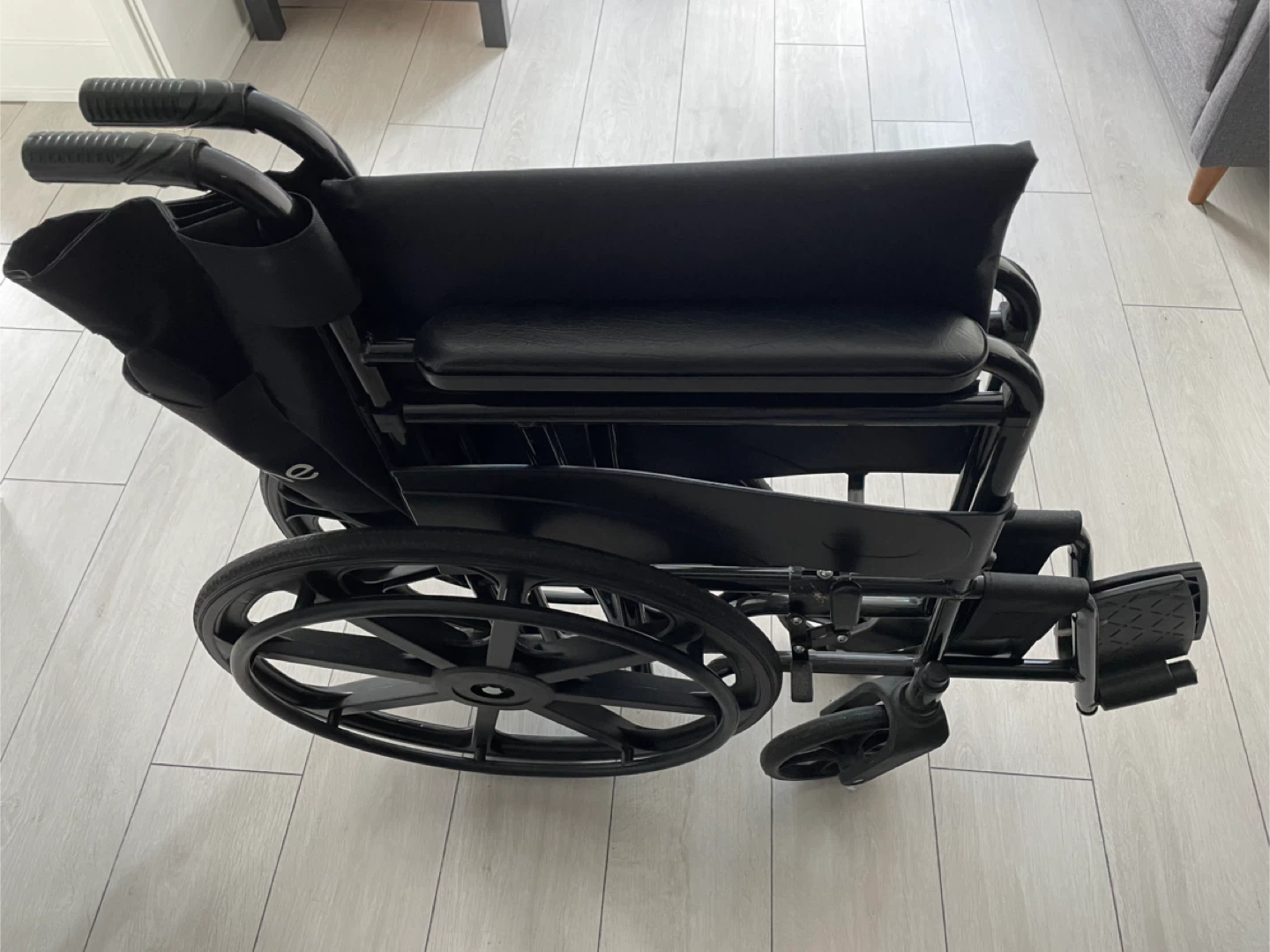 Wheelchair - photo 3