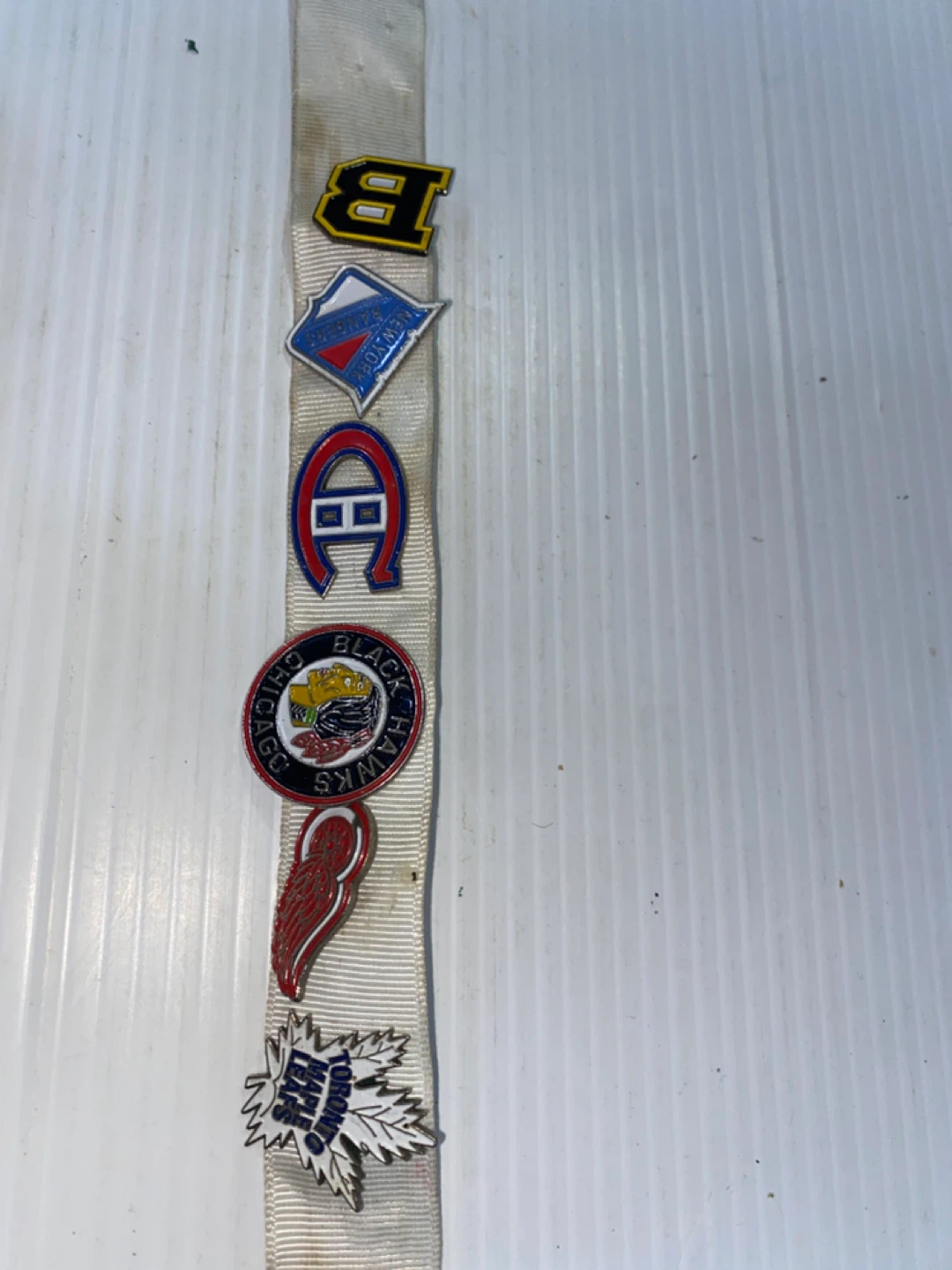 Vintage Hockey Team Pins on Ribbon - photo 3