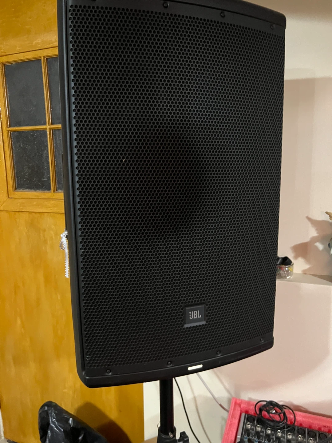 JBL EON610 Professional Powered Speaker