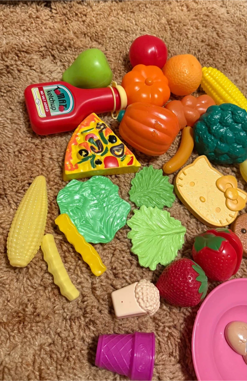 Play Kitchen Set includes some toy food check more pictures - photo 4