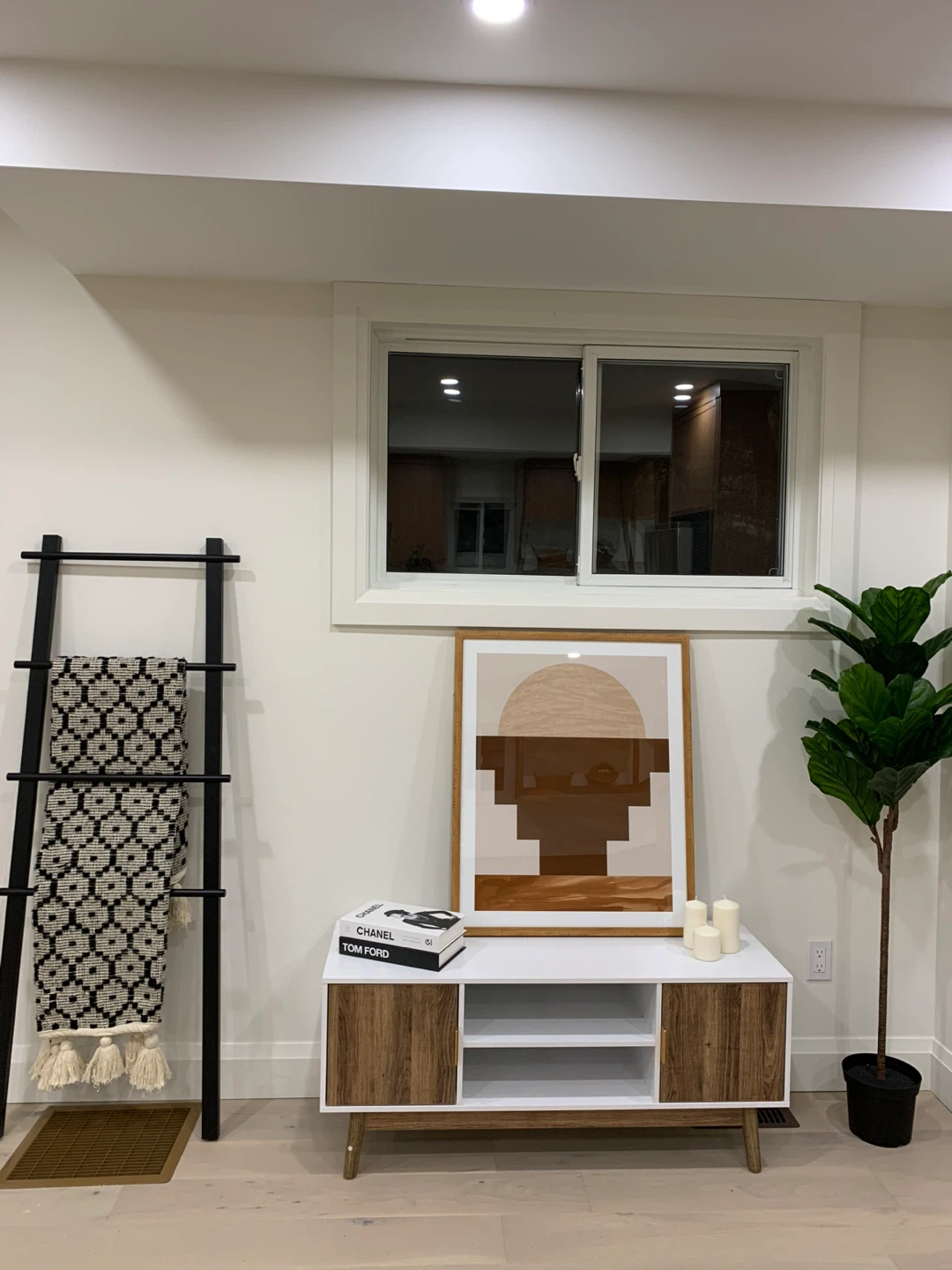 TV STAND